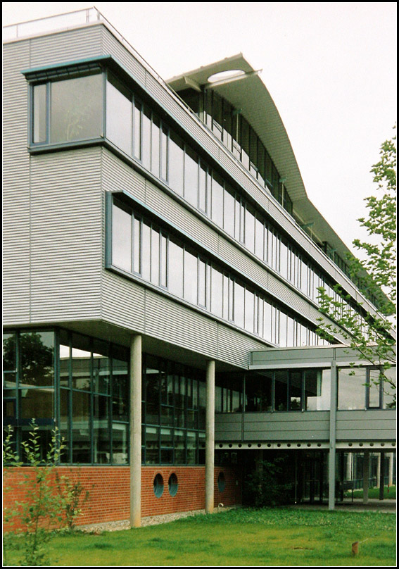 . Modern - Verwaltungsgebude der Stadtwerke in Reutlingen. 1990er Jahre (Matthias)