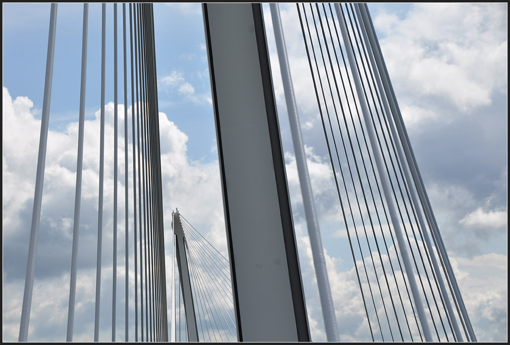 . Passerelle des deux Rives (Brcke der zwei Ufer) - Seilnetzimpression, 11.06.2011 (Jonas)