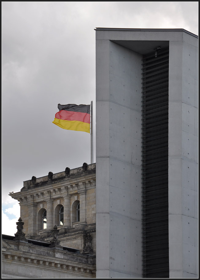 . Reichstag und Bundestag - Berlin, August 2011 (Jonas)