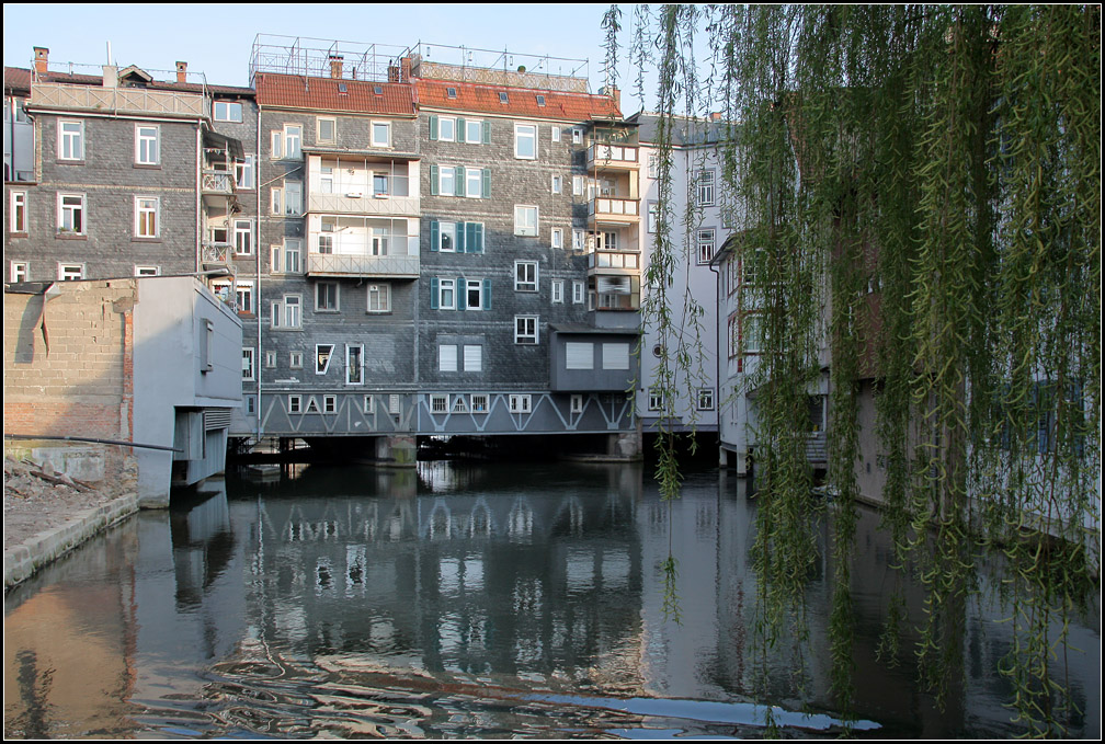 . Rckseite der Bebauung der Inneren Brcke in Esslingen (Vorhang offen). 11.04.2009 (Matthias)