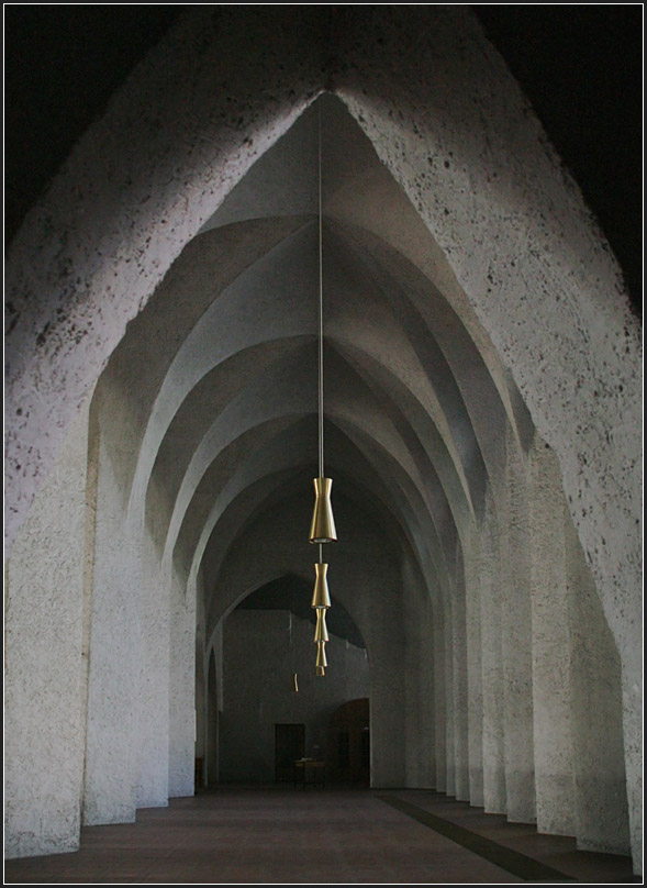 . St. Johann Baptist, Neu-Ulm: Das stliche Seitenschiff. 02.03.2011 (Matthias)