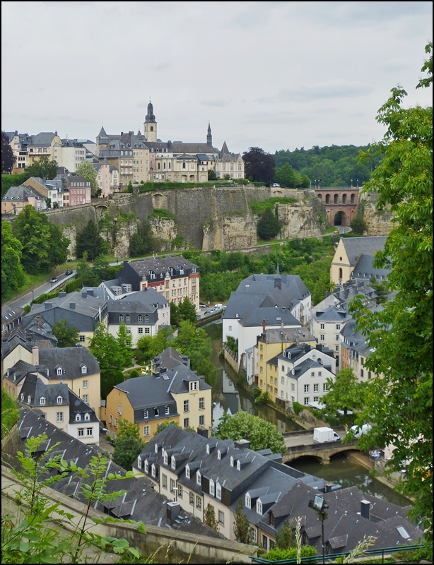 . Stadt Luxemburg - Blick auf den Stadtteil Grund, die St Michaels Kirche und die Schlossbrücke. 14.06.2013 (Jeanny)