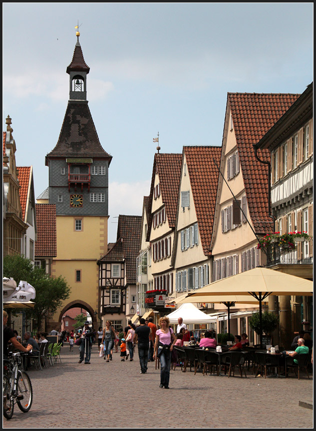 . Winnenden - Blick entlang der Marktstrae zum Schwaikheimer Torturm, 03.06.2011 (Matthias)