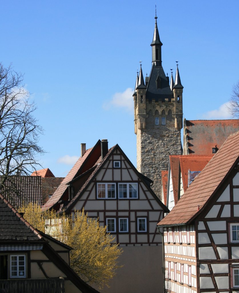 02.08.2010 Blauer Turm und Altstadt mit Fachwerkhuser von Bad Wimpfen