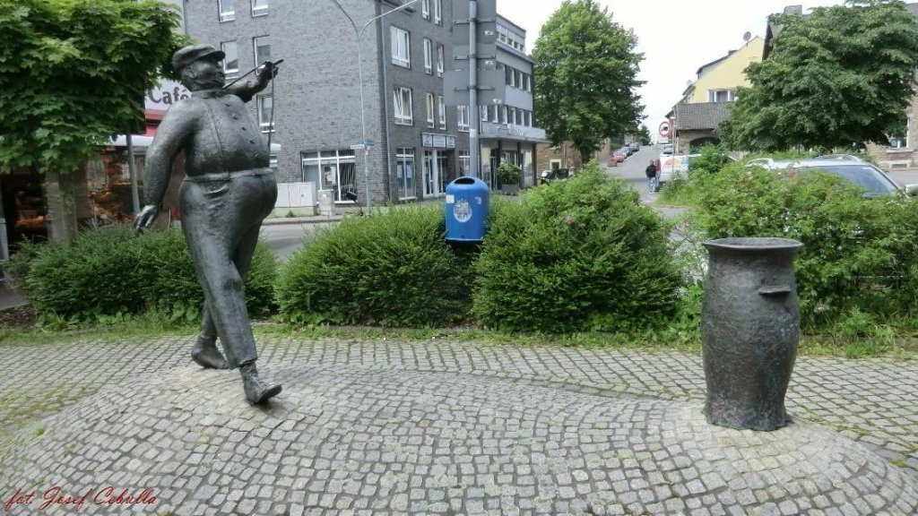 05.06.2012, Stolberg Bsbach (Rheinland) - Der Bareschesser - Skulptur