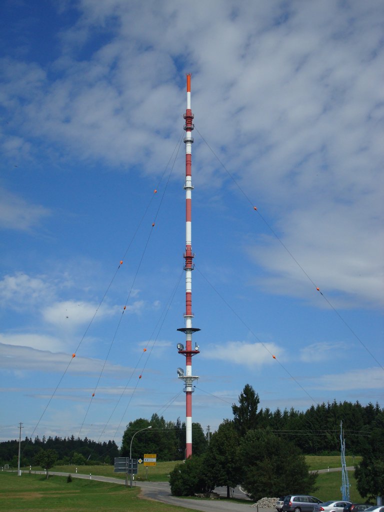 171m hoher Sendemast des Senders Ravensburg,
steht auf dem  Hchsten , mit 838m hchster Berg zwischen Donau und Bodensee,
Aug.2010