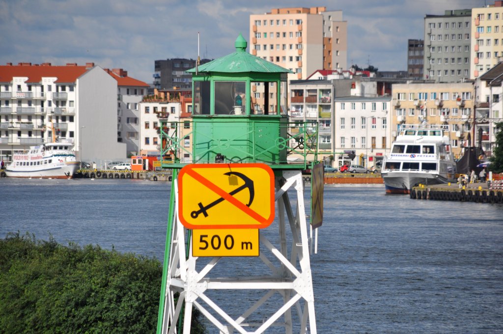 ŚWINOUJŚCIE, 31.08.2010, Blick vom Hafen auf den Usedomer Ortsteil