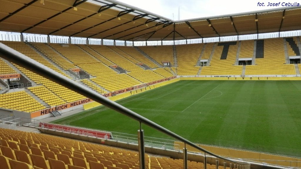 Aachen, Neuer Tivoli, Stadion von Alemannia Aachen, eröffnet 2009, 32960 Plätze (17.10.2012) 