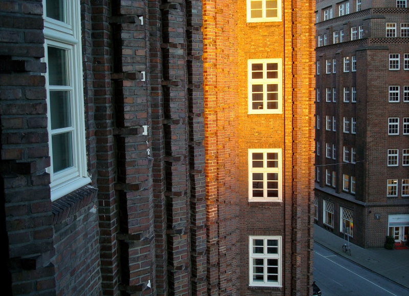 Abendlicht auf dem Chilehaus im Hamburger Kontorhausviertel. 19.10.2007