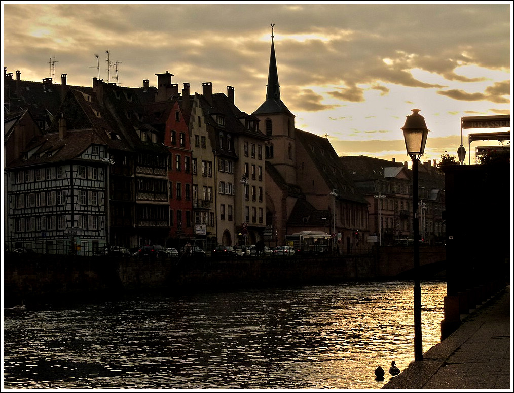 Abendstimmung an der Ill in Strasbourg. 28.10.2011 (Jeanny)