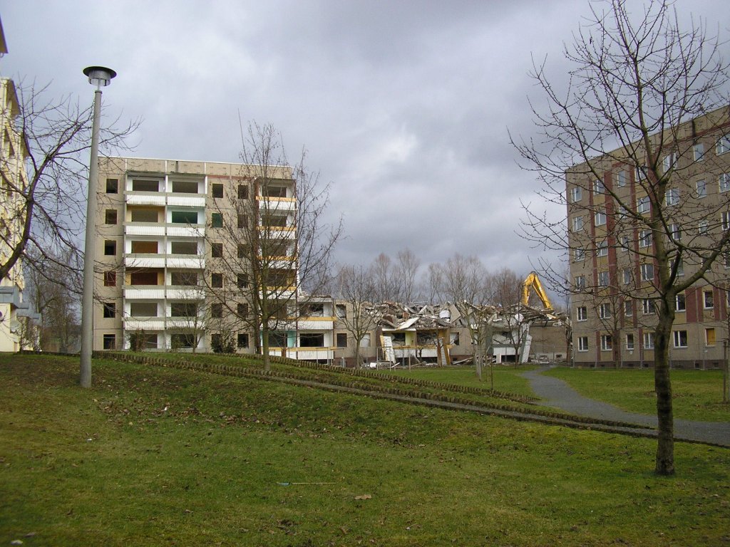 Abri Plattenbau in Nordhausen Ost Am Romannsbach 13.02.2005