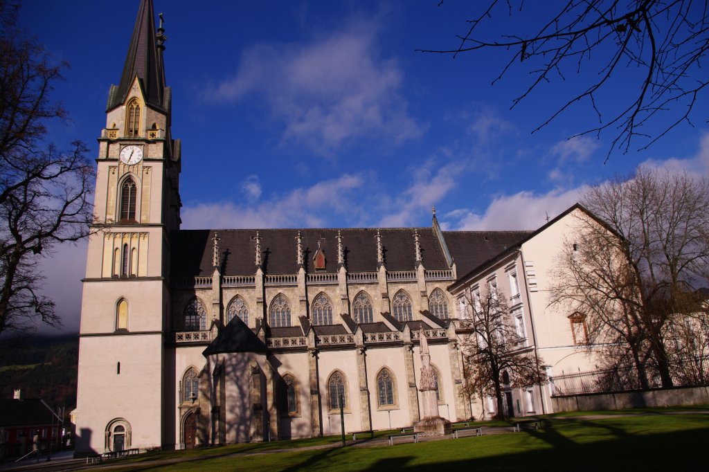 Admont, Neugotische Stiftskirche St. Blasius, erbaut von 1866-1869 von 
Architekt Wilhelm Bcher (28.11.2009)
