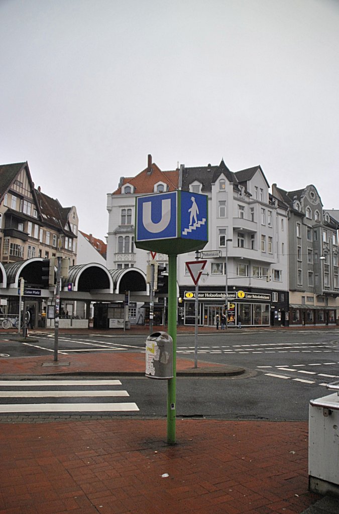 lteres Schild, an der U-Bahn-Station Lister Platz, Turmzimmer, in Hannover. Foto vom 23.01.2011.