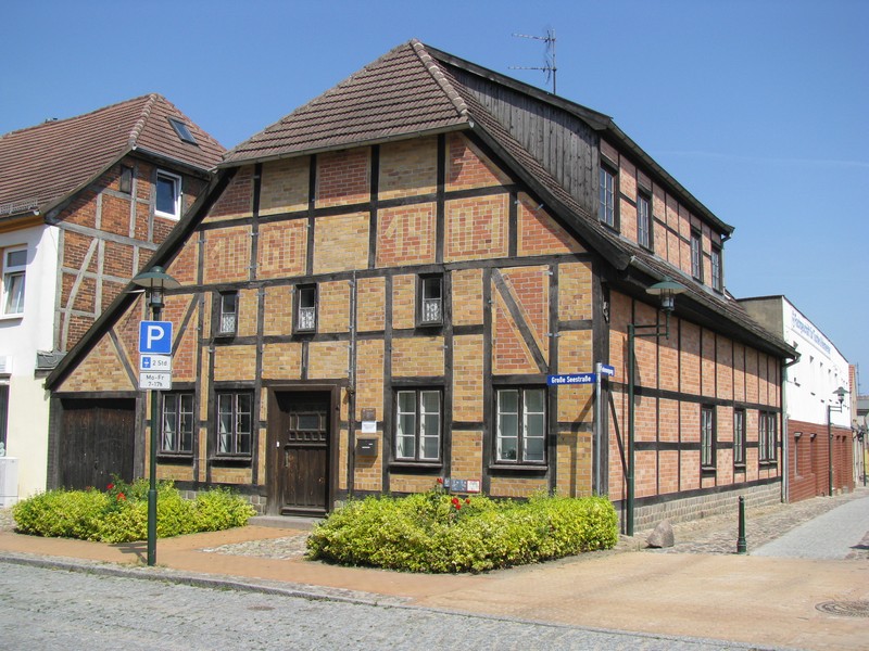 ltestes Haus der Stadt in der Groe Seestrae, erbaut im jahre 1660,   
Grevesmhlen 05.06.2011