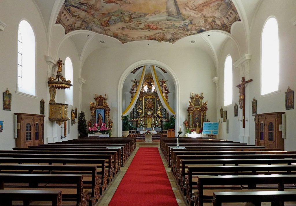 Allersberg, der Innenraum der katholischen Pfarrkirche, Mai 2012