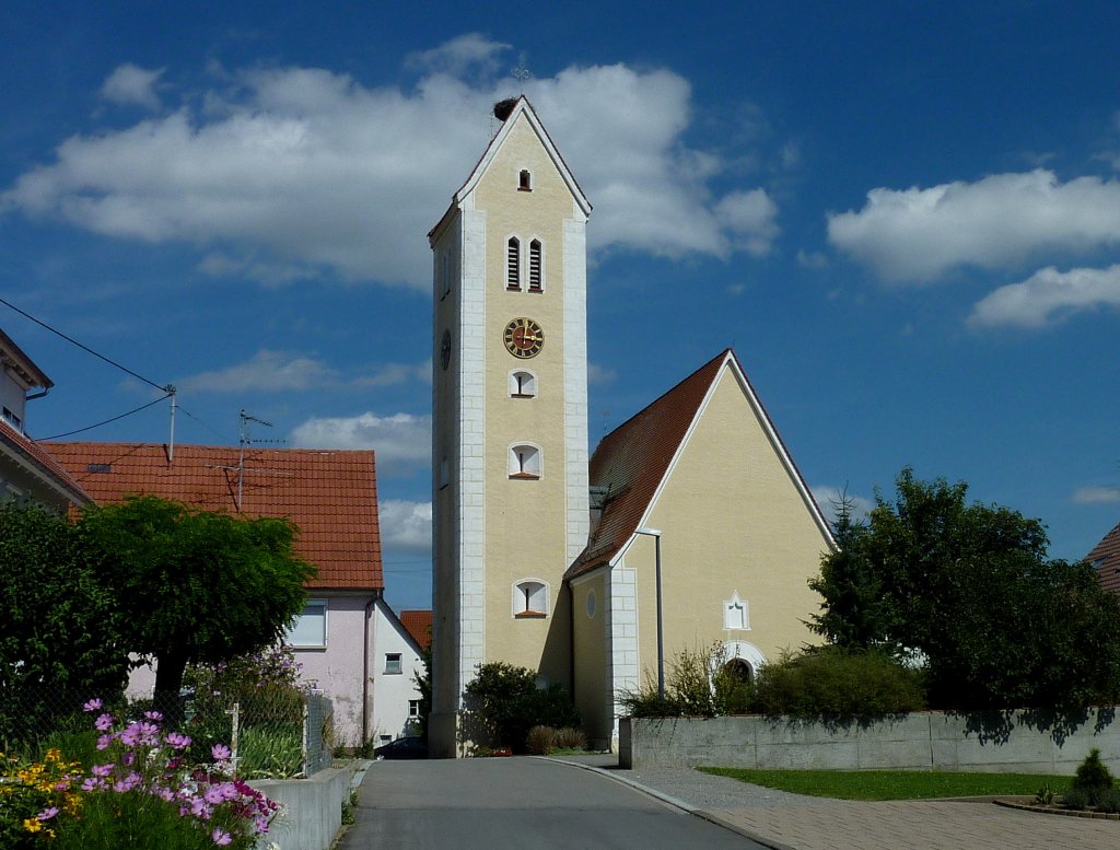 Alleshausen in Oberschwaben, die 1486 geweihte sptgotische St.Blasius-Kirche, Aug.2012