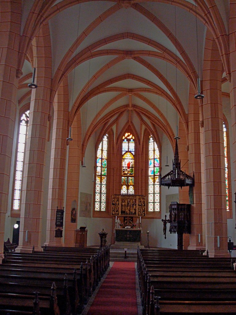Altenburg in Thringen, Innenraum der sptgotischen dreischiffigen Hallenkirche vom Ende des 15.Jahrhunderts, Juni 2010