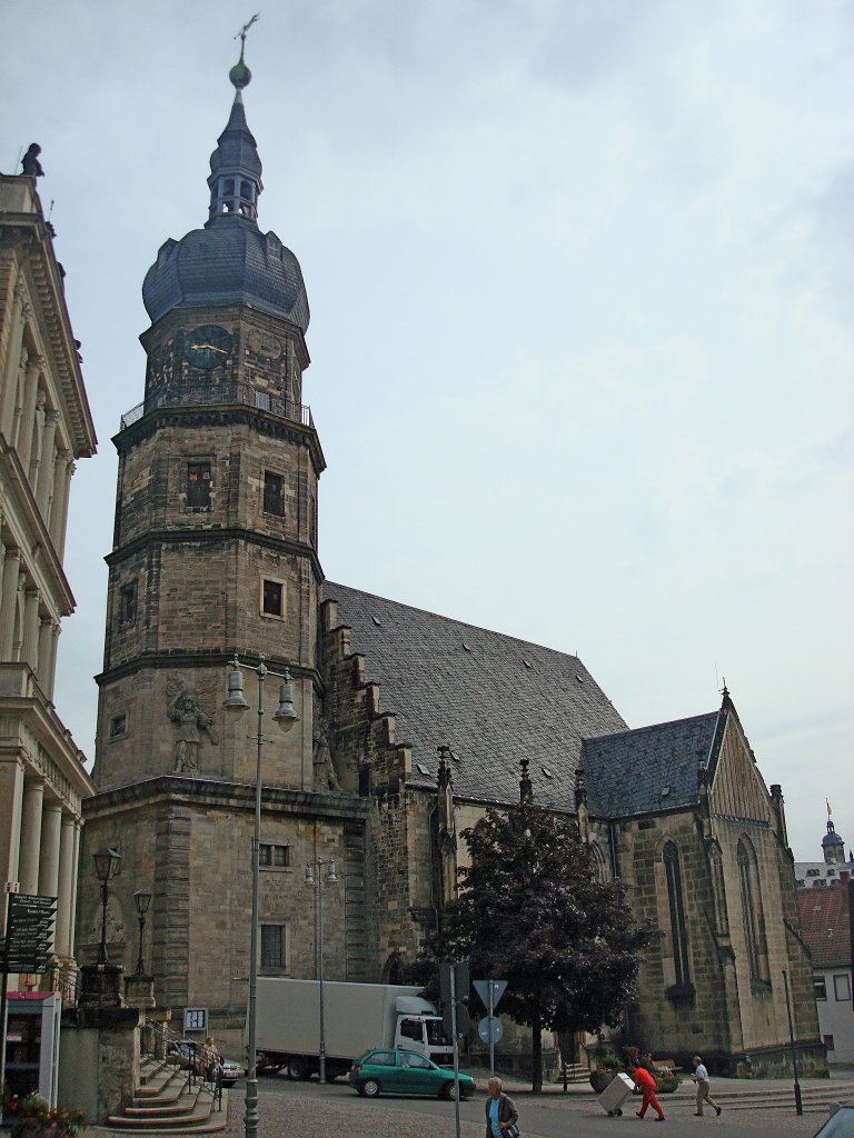 Altenburg in Thringen, St.Bartholomi ist die lteste Kirche der Stadt, geht zurck aufs Jahr 1125, der barocke Turm stammt von 1668, Juni 2010