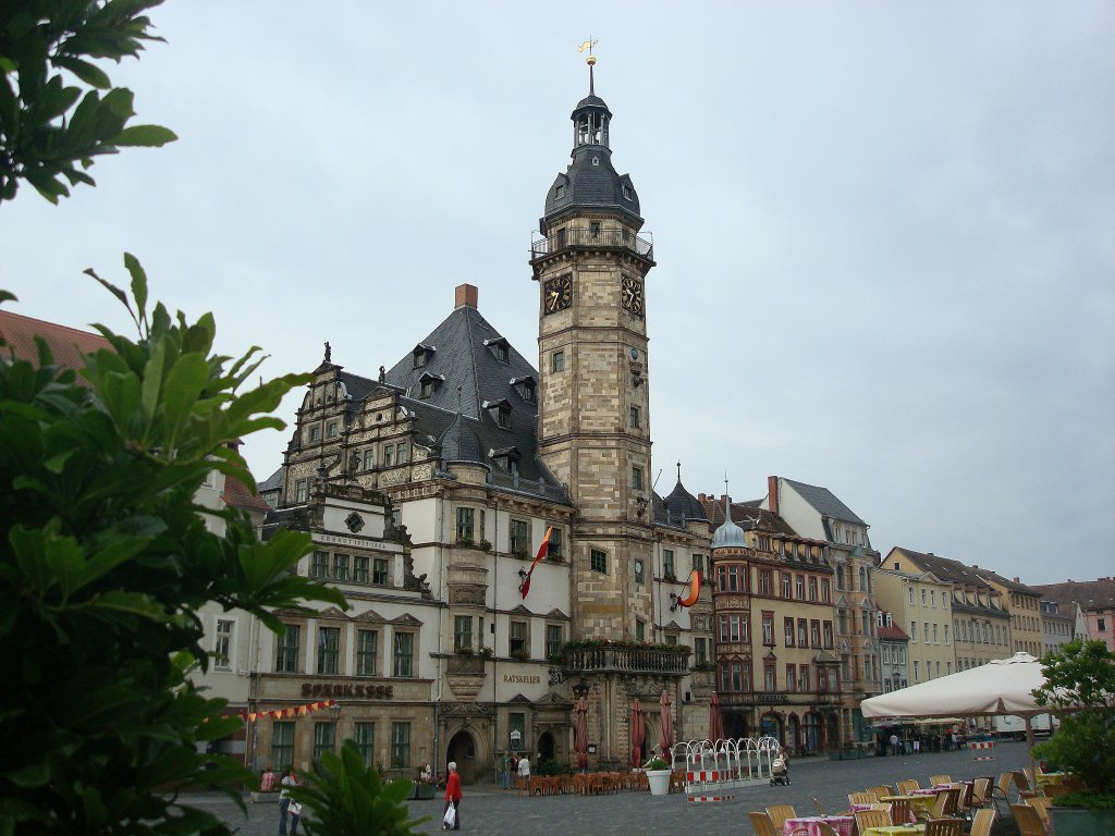 Altenburg, ber 1000-jhrige Stadt in Thringen, das Rathaus am Hauptmarkt, erbaut 1562-64 im Renaissancestil, Juni 2010