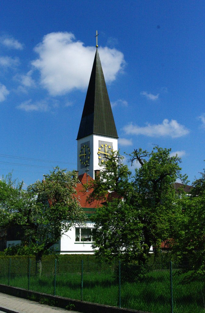 Altenstadt/Iller, Pfarrkirche zum guten Hirten, erbaut von 1962-1964, 
Landkreis Neu-Ulm (04.05.2011)