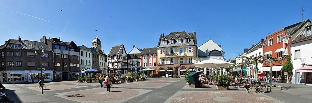 Alter Markt in Euskirchen, zusammengesetzt aus 3 Einzelaufnahmen - 11.04.2011