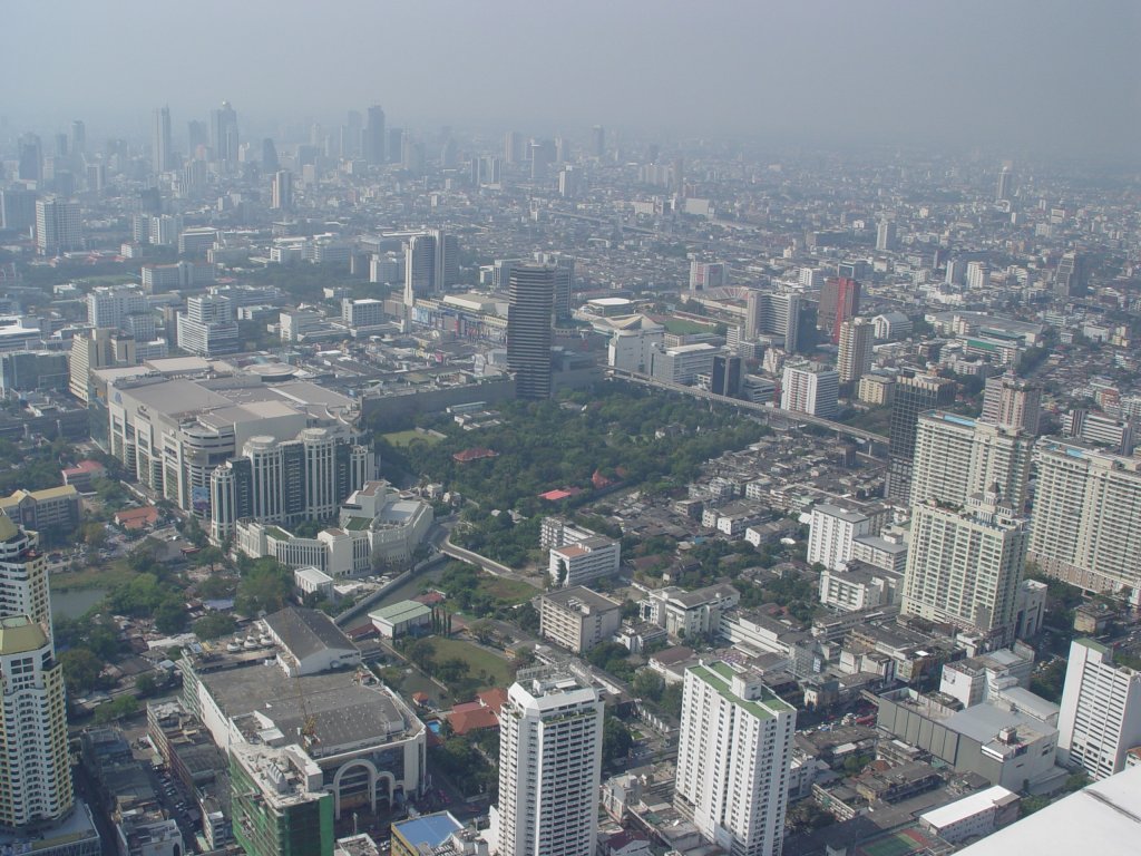 Am 14.01.2011 Blick vom Baiyoke Tower 2 auf Bangkok.