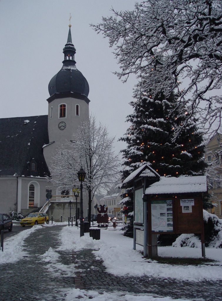 Am 18.12.2008 liegt die Stadt Olbernhau im Erzgebirge vorweihnachtlich unter einer Schneedecke