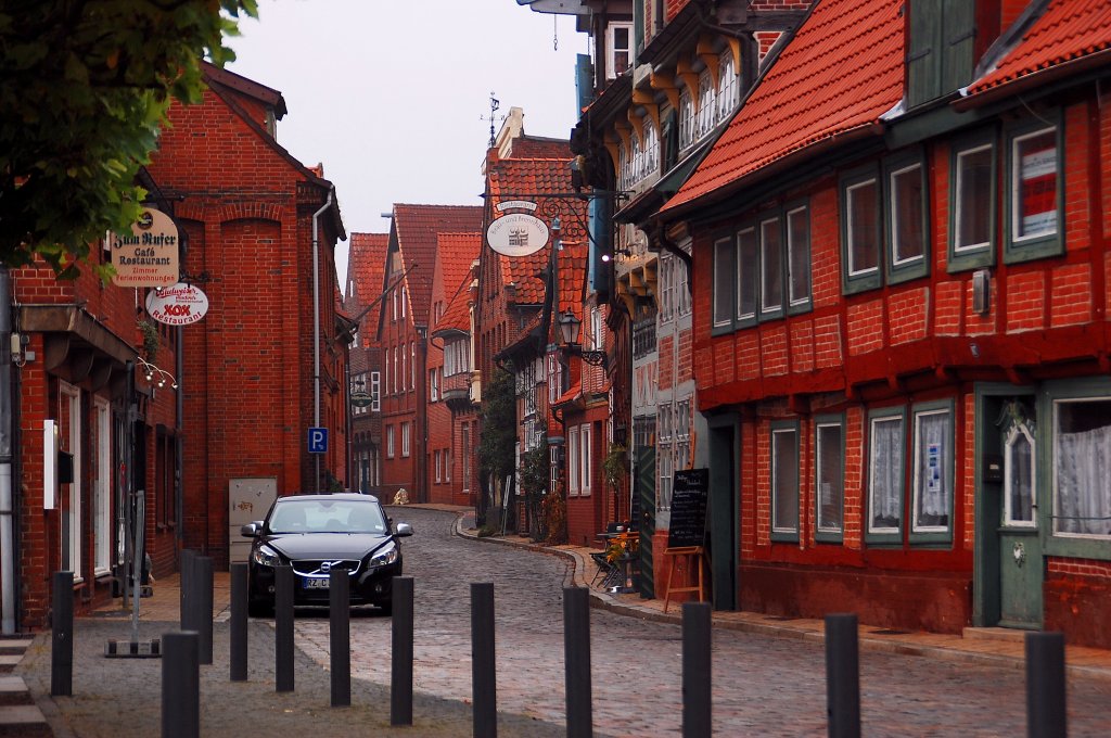 Am 27.10.2011 entstand dieser Blick in die Elbstrae in Lauenburg. Ehemalige Residenzstadt der Frsten zu Lauenburg.