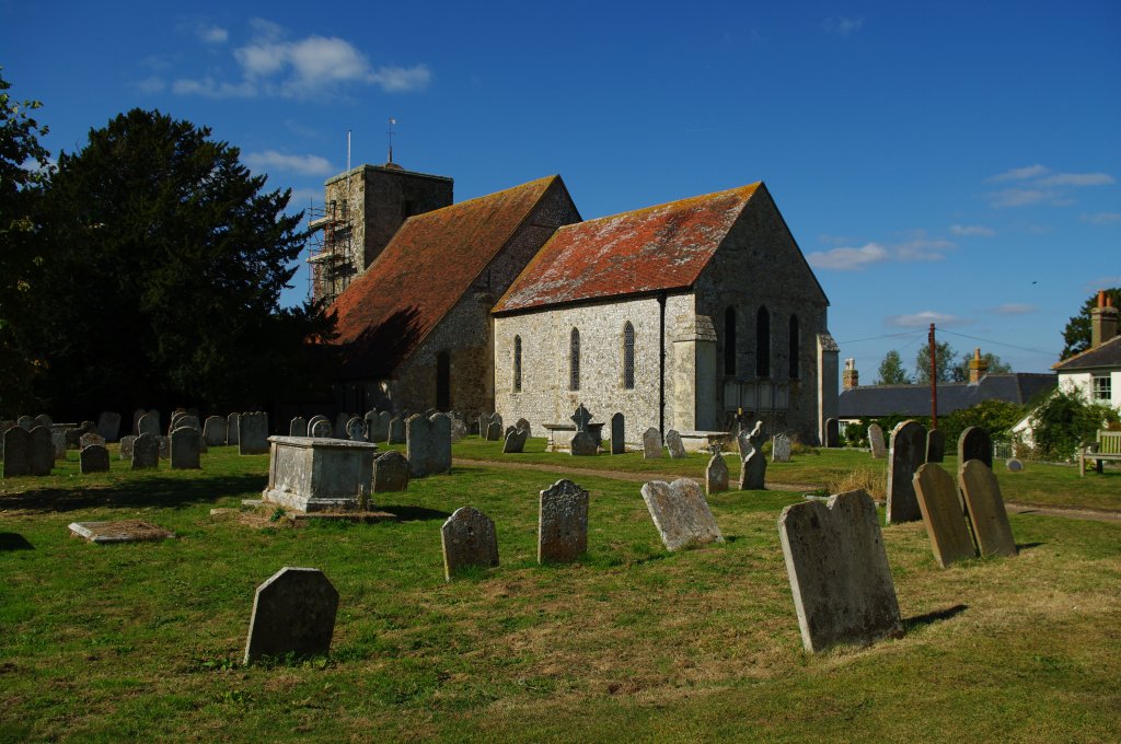 Amberley, Frühgotische St. Michael Kirche, erbaut im 12. Jahrhundert 
(02.10.2009)