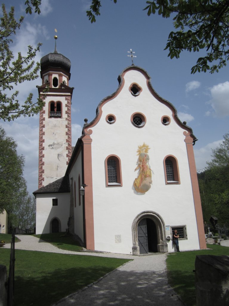 Ampass, Pfarrkirche St. Johannes, erbaut 1689 (01.05.2013)