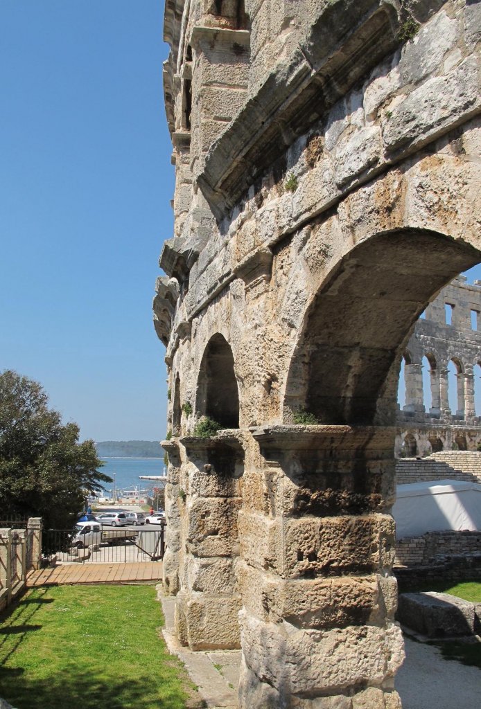 Amphitheater in Pula am 18. April 2013.