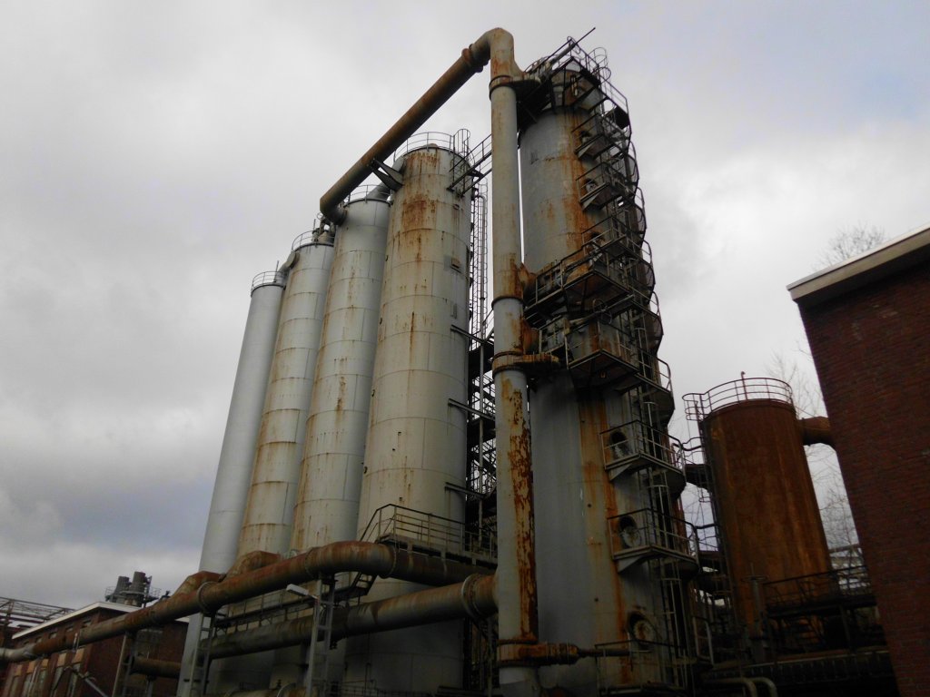 Anlagen fr die Verarbeitung chemischer Nebenprodukte (weie Seite) auf dem Gelnde der (als Industriedenkmal zugnglichen) ehemaligen Kokerei Hansa in Dortmund-Huckarde am 25.01.2011.