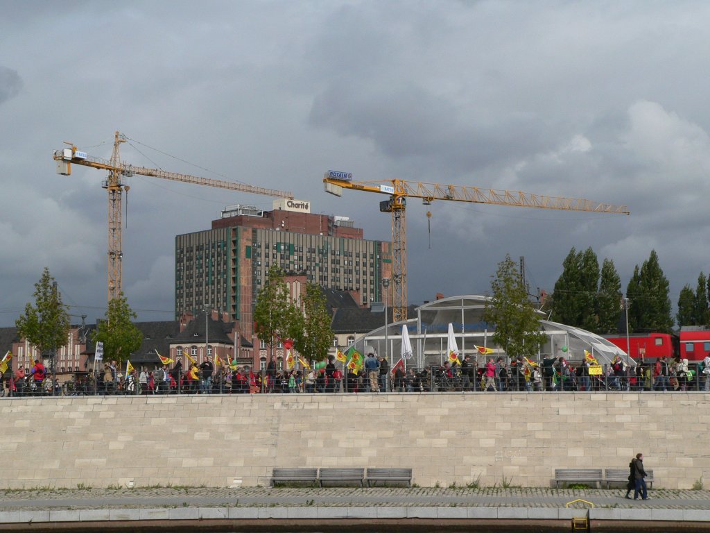 Anti-Atomkraft-Demo am 18.9.2010, hier vor der Berliner Charite.
