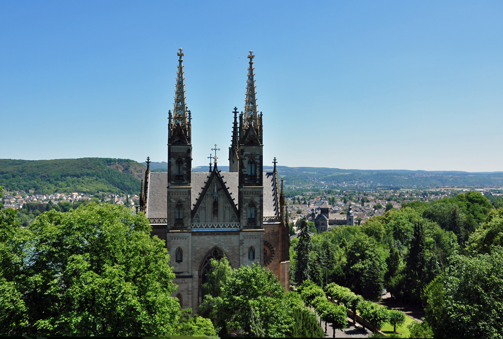 Apollinariskirche mit Remagen im Hintergrund - 27.06.2011