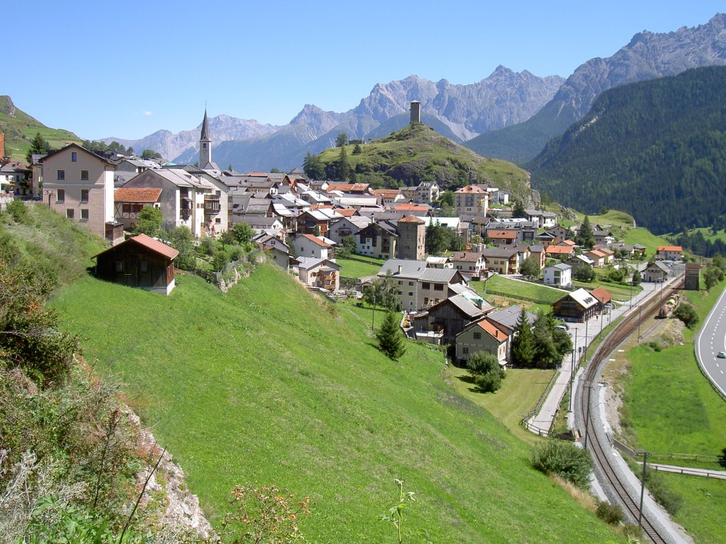 Ardez, Ausblick auf Burgruine Steinsberg (22.08.2010)