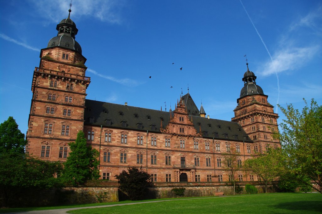 Aschaffenburg, Schloss Johannisburg, erbaut von 1605 bis 1614, bis 1803 Residenz der
Mainzer Kurfrsten (26.04.2009)