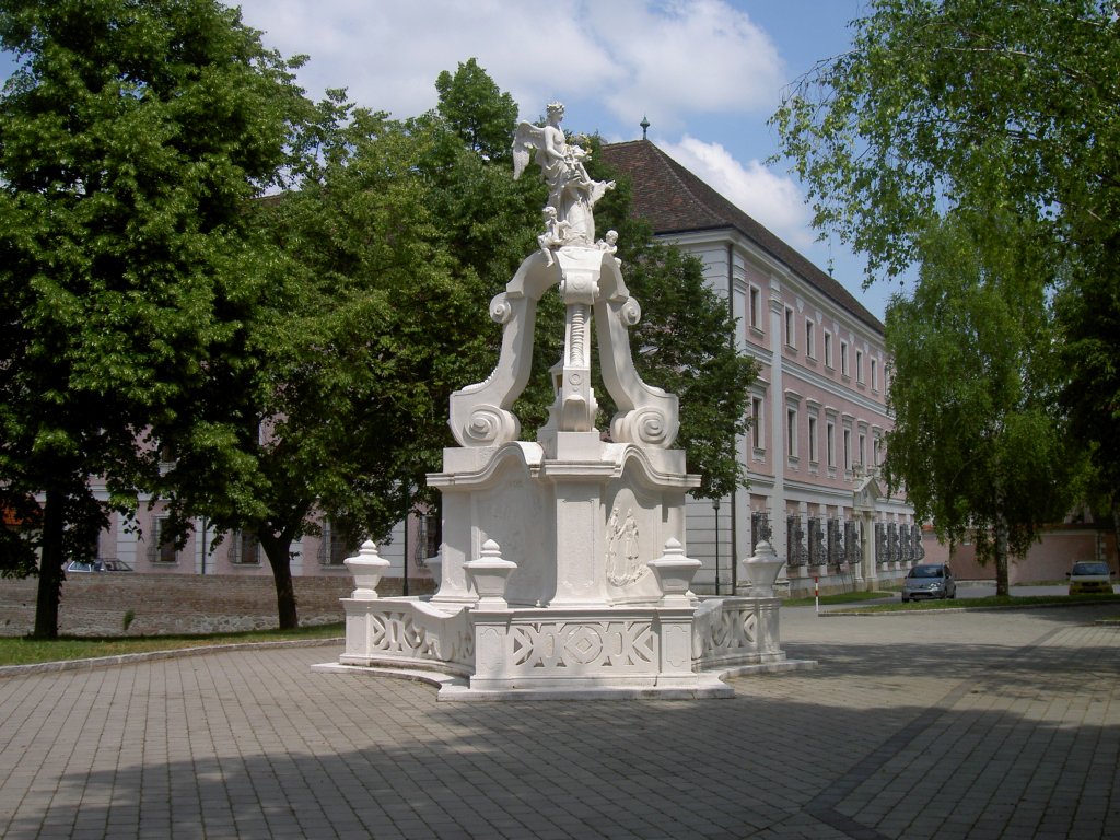Asparn, Johannes Nepomuk Denkmal am Schloßplatz (04.06.2011)