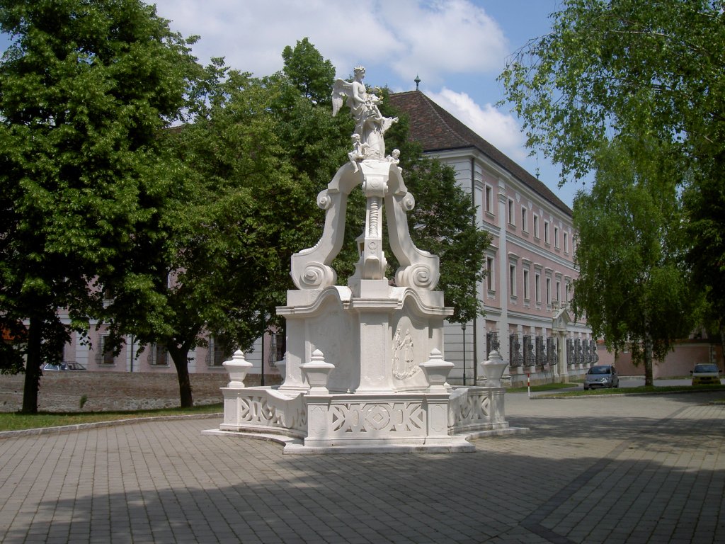 Asparn, Johannes Nepomuk Denkmal am Schloplatz (04.06.2011)