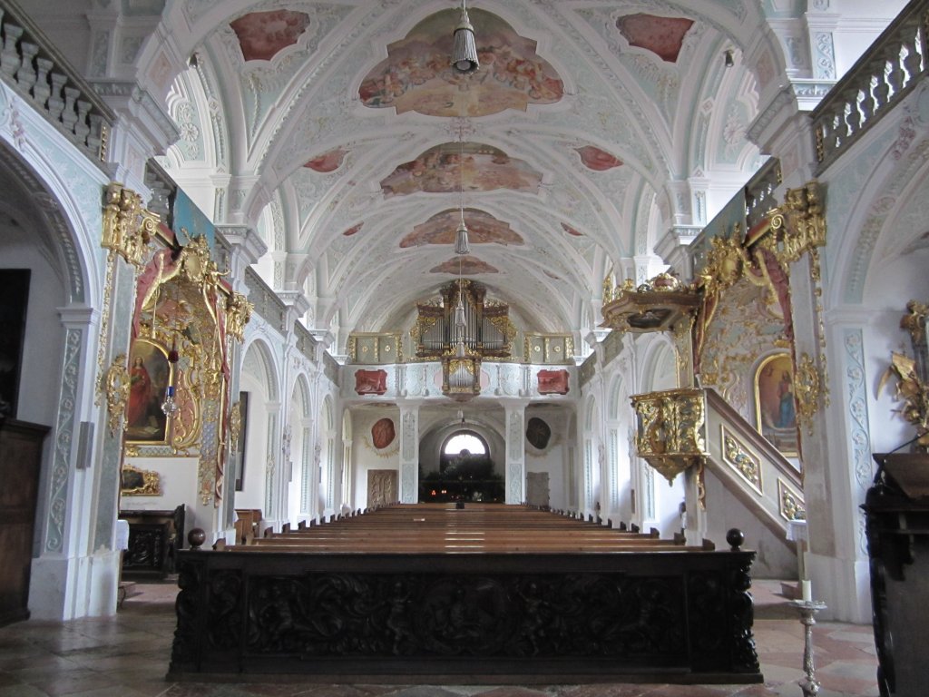 Au am Inn, Klosterkirche Maria Himmelfahrt, barocke Wandpfeilerkirche, erbaut von 1690 bis 1722 durch Baumeister Domenico Chrstoforo Zuccali, Kreis Mhldorf (30.12.2012)