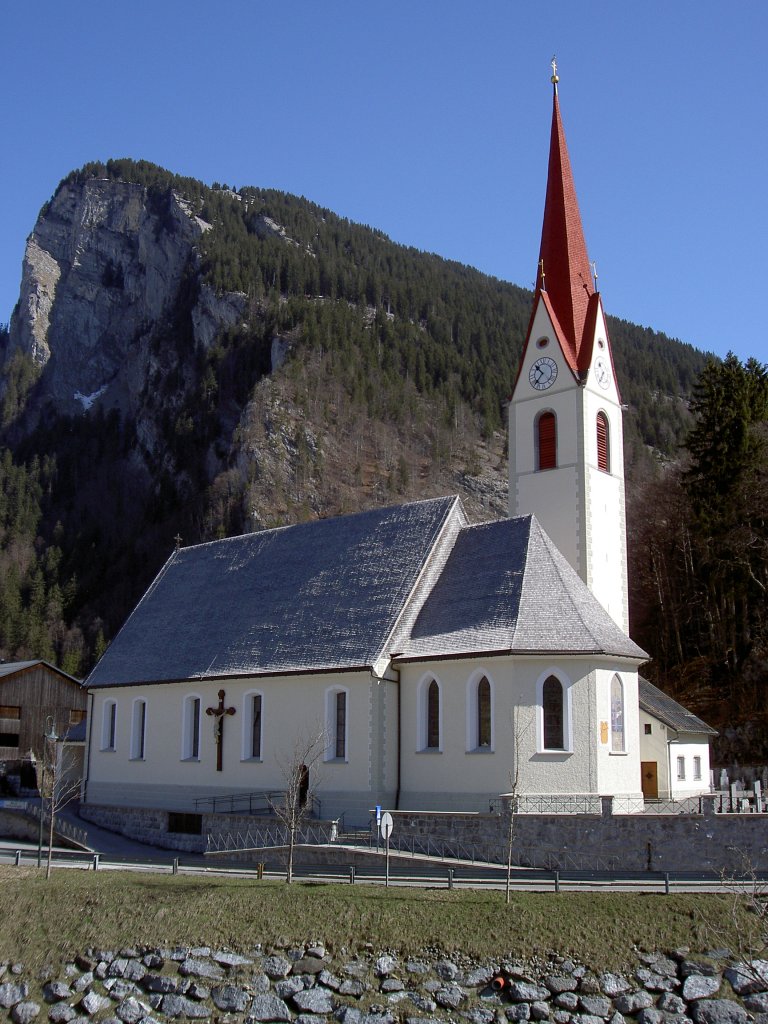 Au im Bregenzerwald, St. Leonhard Kirche, erbaut um 1390, 1788 vergrert und barockisiert (14.04.2013)