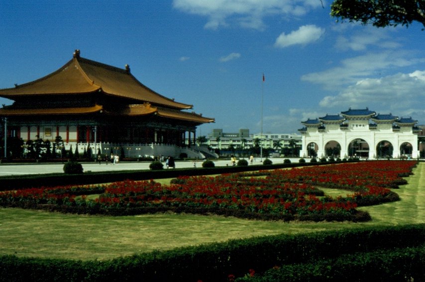 Auf dem Areal der Chiang-Kai-shek-Gedchtnishalle in Taipeh im November 1988