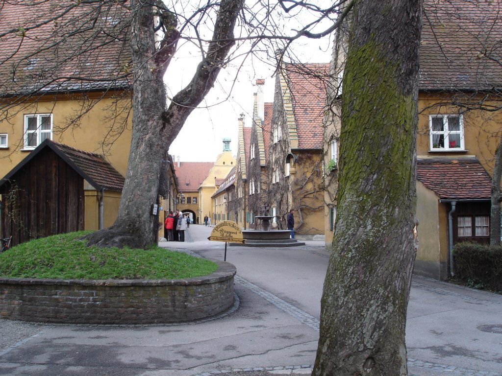 Augsburg,
Bilder aus der Fuggerei,lteste Sozialsiedlung der Welt,
gestiftet von Jakob Fugger 1521,
April 2006