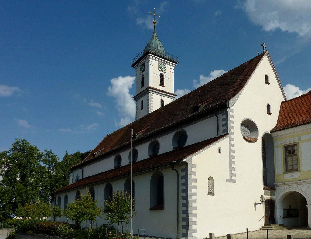 Aulendorf, die katholische Pfarrkirche St.Martin, vereint Baustile von der Romanik bis zum Klassizismus, Aug.2012