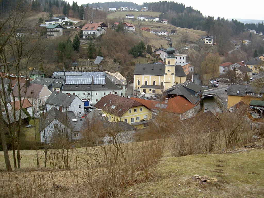 Aussicht auf Helfenberg im Mhlviertel mit barocker Pfarrkirche von 1712, Oberes Mhlviertel (06.04.2013)