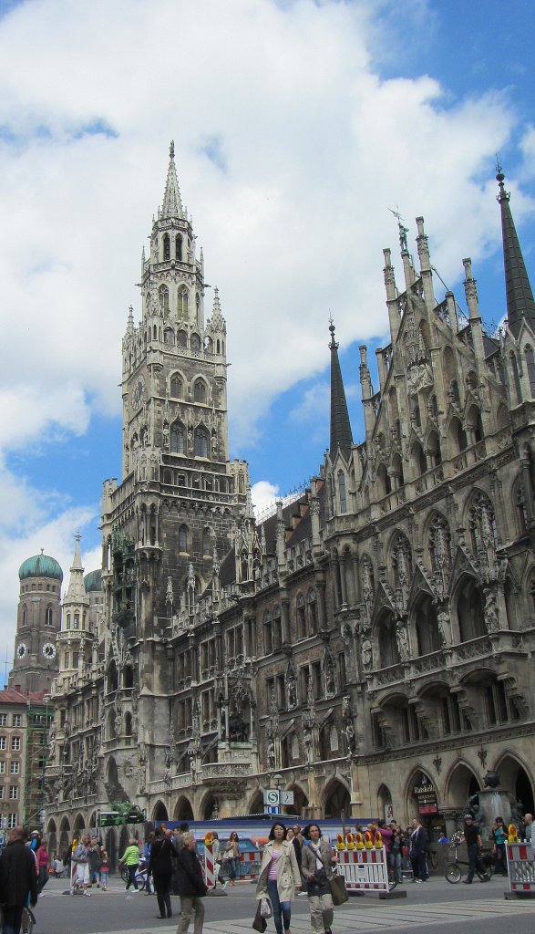 Aussicht auf das Rathaus von Mnchen am Marienplatz am 18.5.2013.