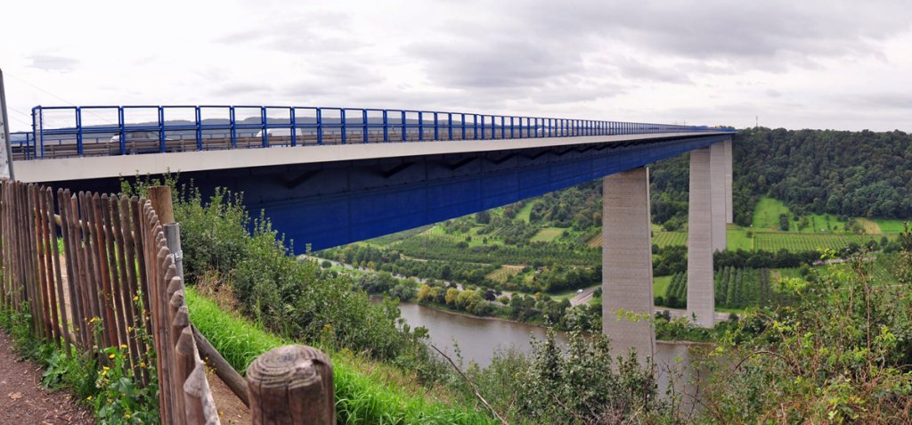 Autobahnbrcke A61 ber die Mosel bei Winningen - 14.10.2010