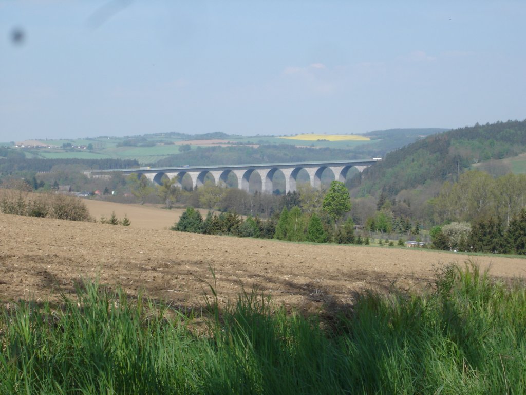 Autobahnbrcke auf der A72 bei Pirk/Vogtland,
1993 fertiggestellt, 504m lang,
2007