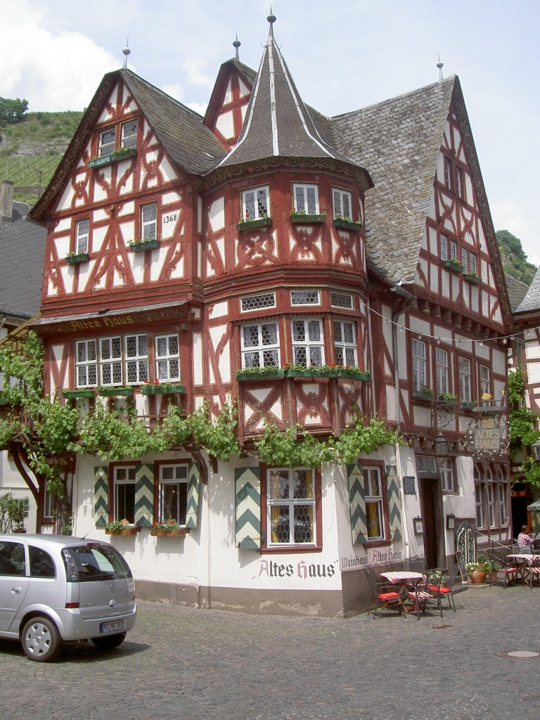 Bacharach, Altes Haus in der Oberstrae 61, erbaut 1389 (06.06.2010)