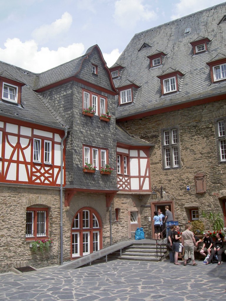 Bacharach, Burg Stahleck, gegrndet 1122 durch die Klner Erzbischfe, seit 1938 
Musterjugendherberge (06.06.2010)