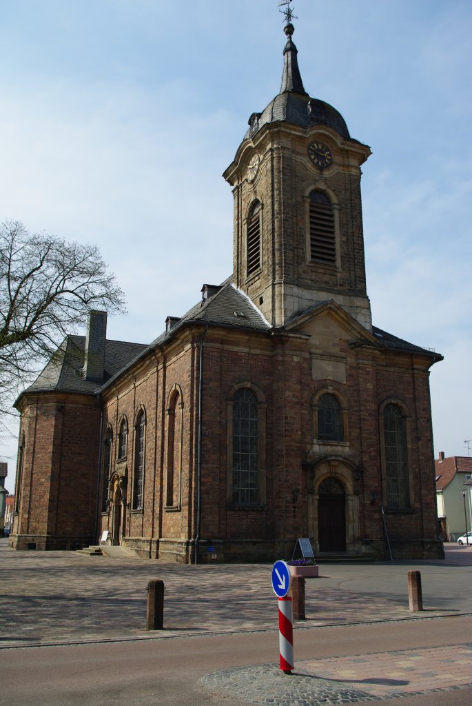 Bad Arolsen, Ev. Stadtkirche, erbaut von 1735 bis 1787 von Julius Ludwig Rothweil 
(12.04.2009)